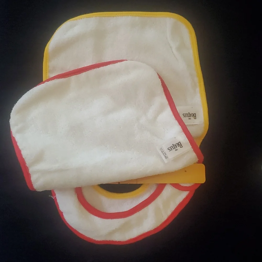 Daphyls The Beatles Extra Soft Bibs